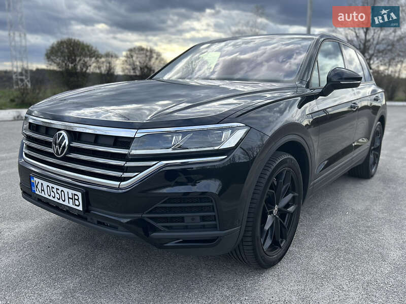 Внедорожник / Кроссовер Volkswagen Touareg 2020 в Киеве
