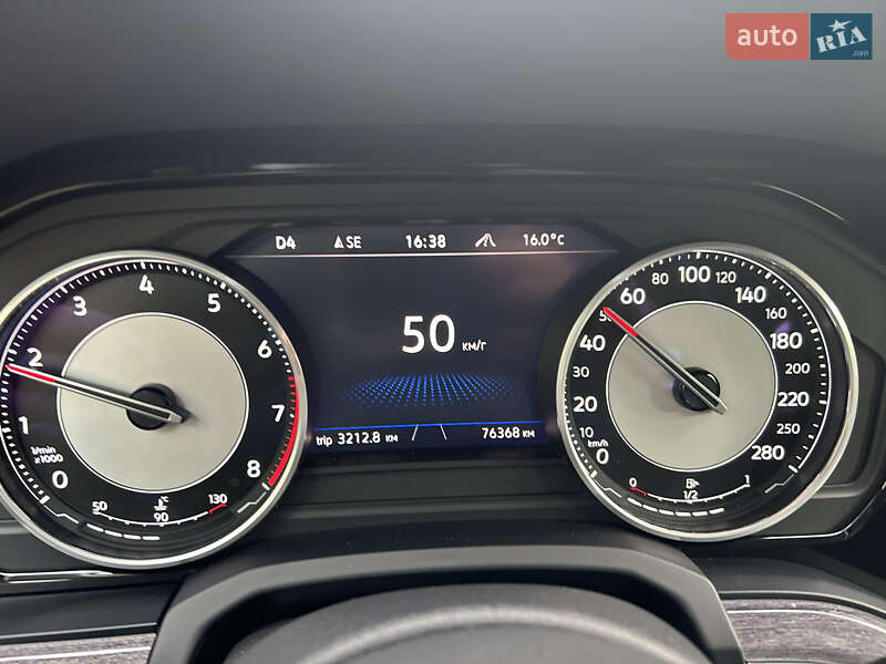 Внедорожник / Кроссовер Volkswagen Touareg 2020 в Киеве