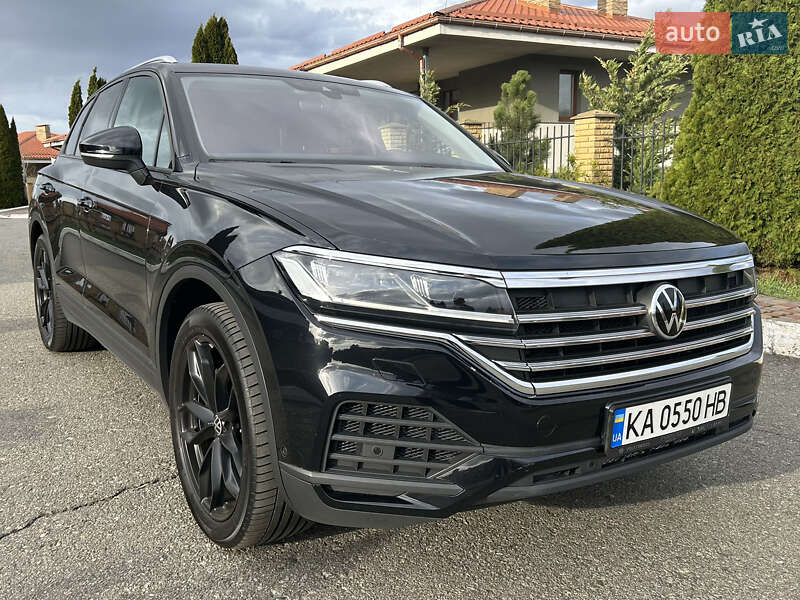 Внедорожник / Кроссовер Volkswagen Touareg 2020 в Киеве