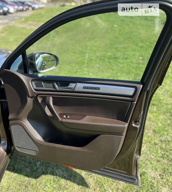 Внедорожник / Кроссовер Volkswagen Touareg 2011 в Луцке фото 34 Внедорожник / Кроссовер Volkswagen Touareg 2011 в Луцке