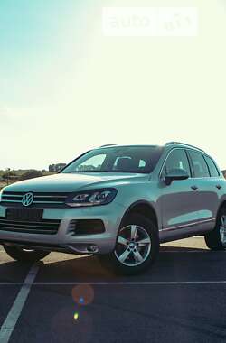 Внедорожник / Кроссовер Volkswagen Touareg 2013 в Ровно