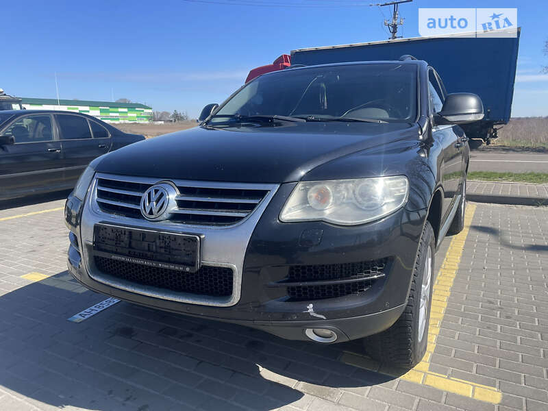 Позашляховик / Кросовер Volkswagen Touareg 2008 в Києві