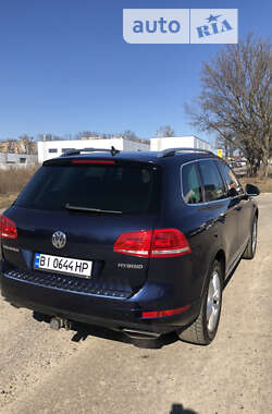 Внедорожник / Кроссовер Volkswagen Touareg 2013 в Полтаве