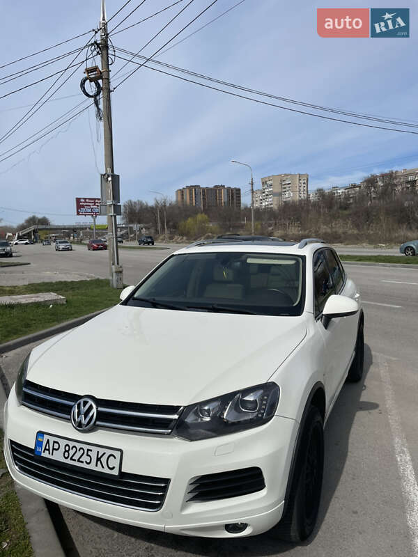 Внедорожник / Кроссовер Volkswagen Touareg 2011 в Одессе