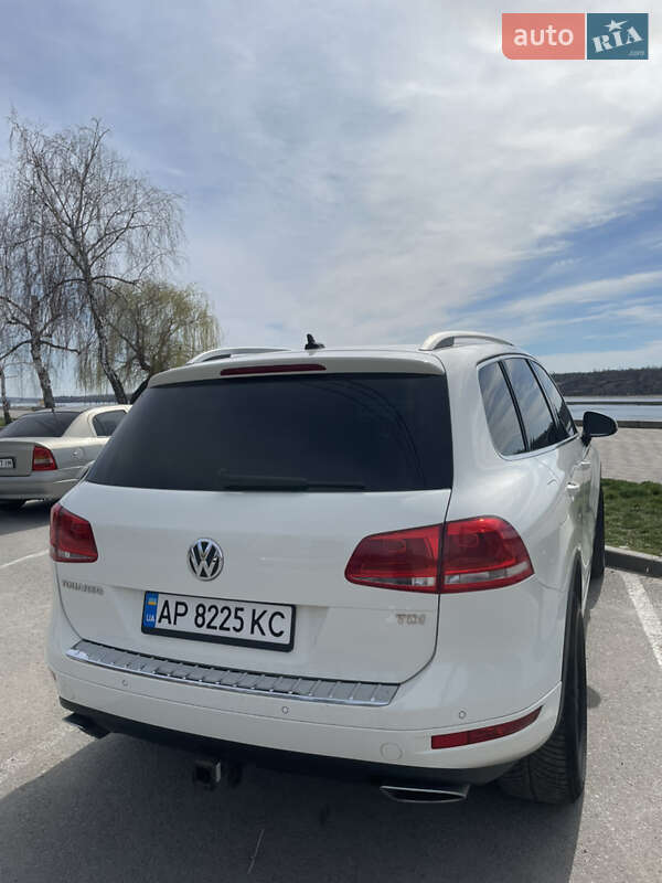 Внедорожник / Кроссовер Volkswagen Touareg 2011 в Одессе
