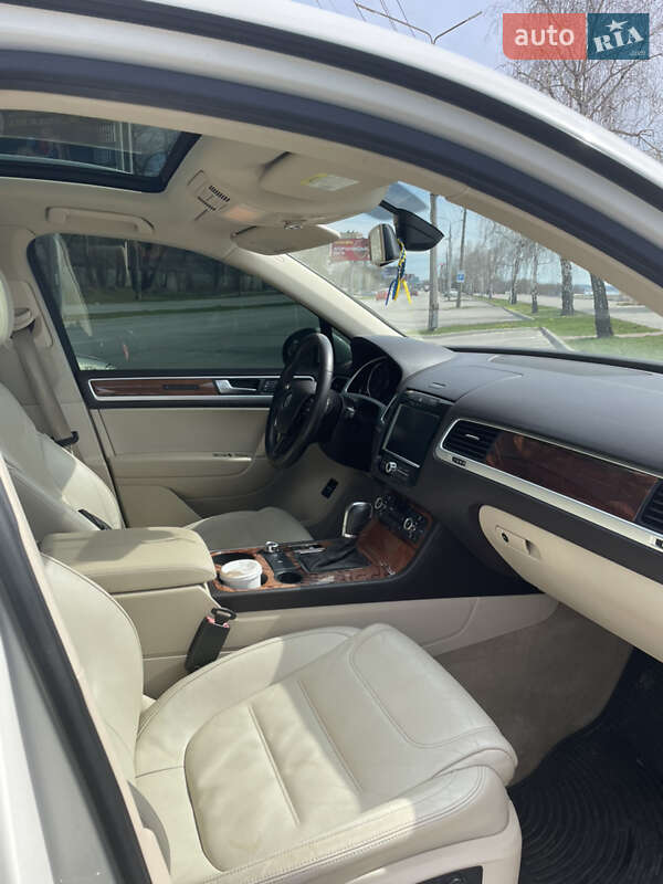 Внедорожник / Кроссовер Volkswagen Touareg 2011 в Одессе