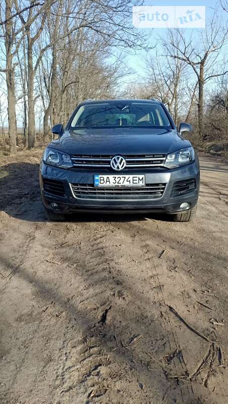 Внедорожник / Кроссовер Volkswagen Touareg 2014 в Кропивницком