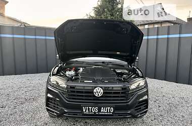 Внедорожник / Кроссовер Volkswagen Touareg 2019 в Луцке