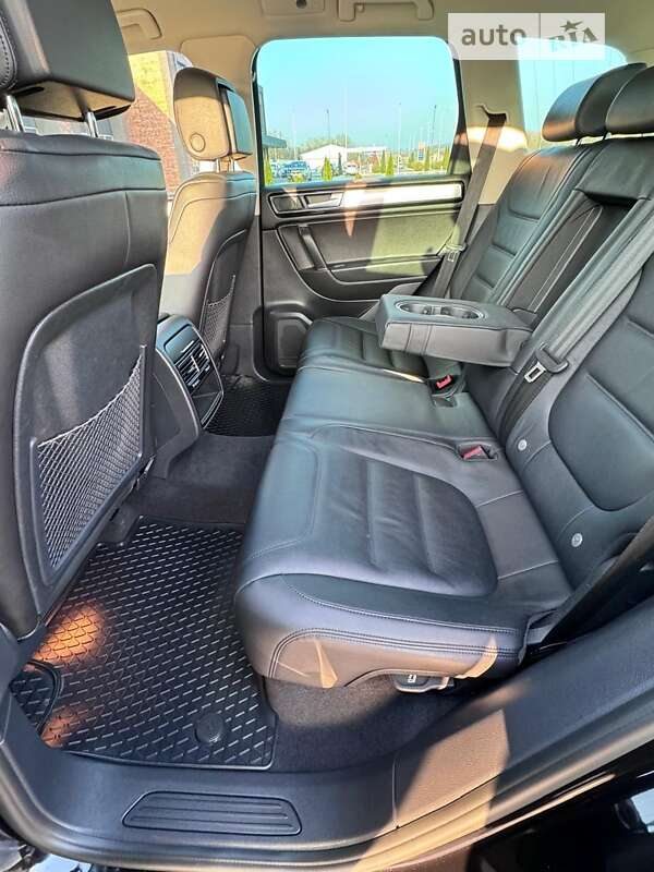 Внедорожник / Кроссовер Volkswagen Touareg 2016 в Черновцах фото 16 Внедорожник / Кроссовер Volkswagen Touareg 2016 в Черновцах