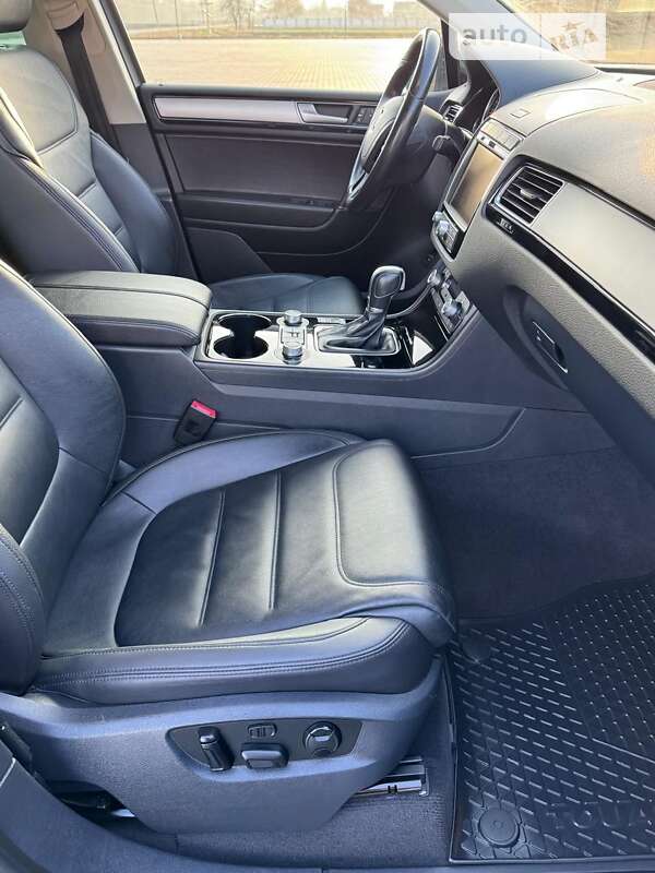 Внедорожник / Кроссовер Volkswagen Touareg 2016 в Черновцах фото 15 Внедорожник / Кроссовер Volkswagen Touareg 2016 в Черновцах