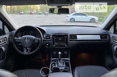 Позашляховик / Кросовер Volkswagen Touareg 2012 в Сумах