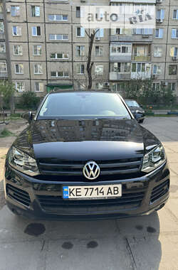 Внедорожник / Кроссовер Volkswagen Touareg 2013 в Днепре