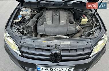 Внедорожник / Кроссовер Volkswagen Touareg 2013 в Хмельницком