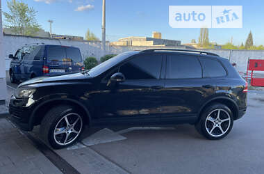 Позашляховик / Кросовер Volkswagen Touareg 2010 в Києві