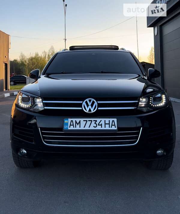 Внедорожник / Кроссовер Volkswagen Touareg 2013 в Бердичеве