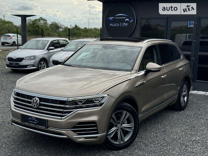 Позашляховик / Кросовер Volkswagen Touareg 2018 в Мукачевому