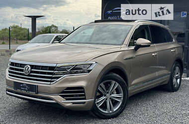 Позашляховик / Кросовер Volkswagen Touareg 2018 в Мукачевому