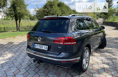 Позашляховик / Кросовер Volkswagen Touareg 2015 в Косові