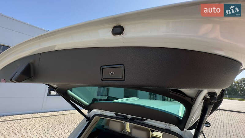 Внедорожник / Кроссовер Volkswagen Touareg 2013 в Ивано-Франковске