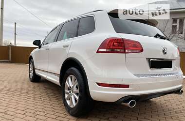 Внедорожник / Кроссовер Volkswagen Touareg 2013 в Полтаве