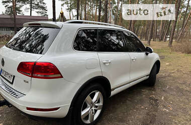 Позашляховик / Кросовер Volkswagen Touareg 2012 в Києві