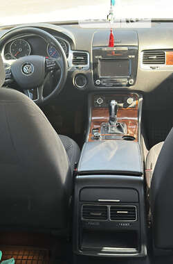 Внедорожник / Кроссовер Volkswagen Touareg 2012 в Хусте