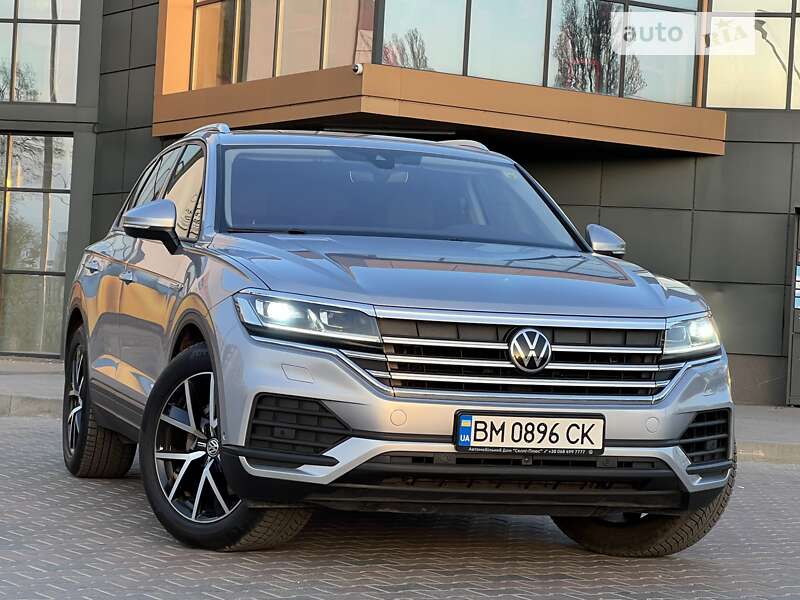 Позашляховик / Кросовер Volkswagen Touareg 2020 в Києві