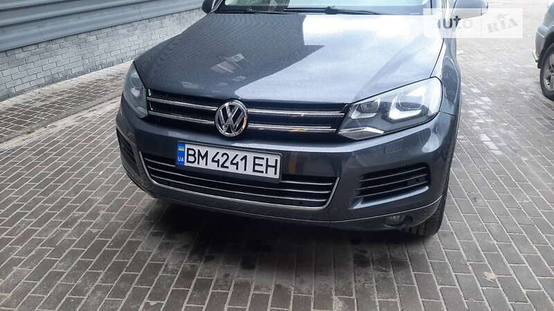 Внедорожник / Кроссовер Volkswagen Touareg 2012 в Сумах