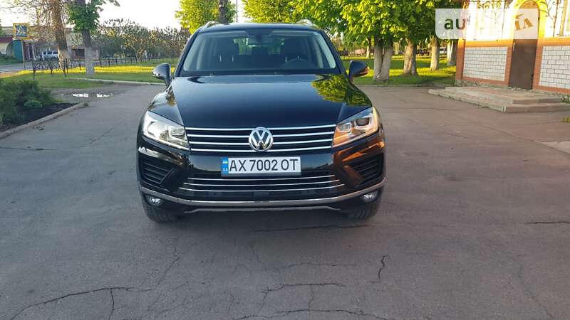 Позашляховик / Кросовер Volkswagen Touareg 2014 в Нових Санжарах