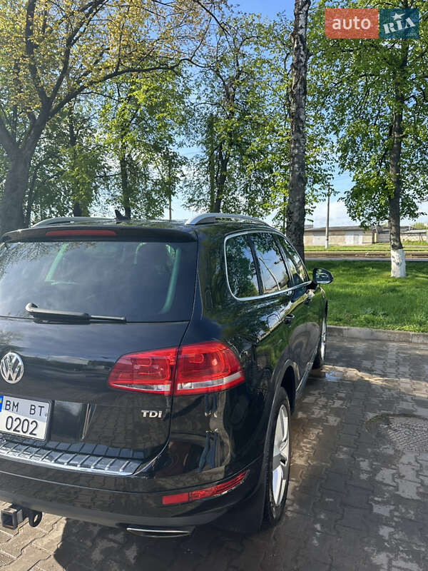 Внедорожник / Кроссовер Volkswagen Touareg 2014 в Шостке