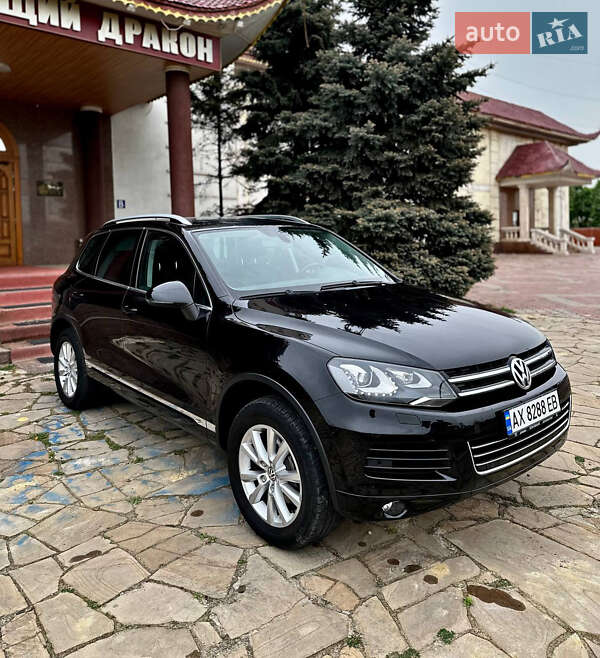 Внедорожник / Кроссовер Volkswagen Touareg 2014 в Харькове