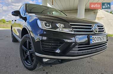 Позашляховик / Кросовер Volkswagen Touareg 2014 в 