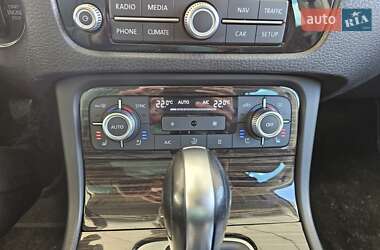 Позашляховик / Кросовер Volkswagen Touareg 2014 в 