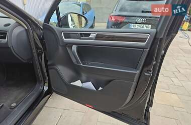 Позашляховик / Кросовер Volkswagen Touareg 2014 в 