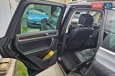 Позашляховик / Кросовер Volkswagen Touareg 2014 в 