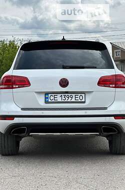 Внедорожник / Кроссовер Volkswagen Touareg 2015 в Черновцах