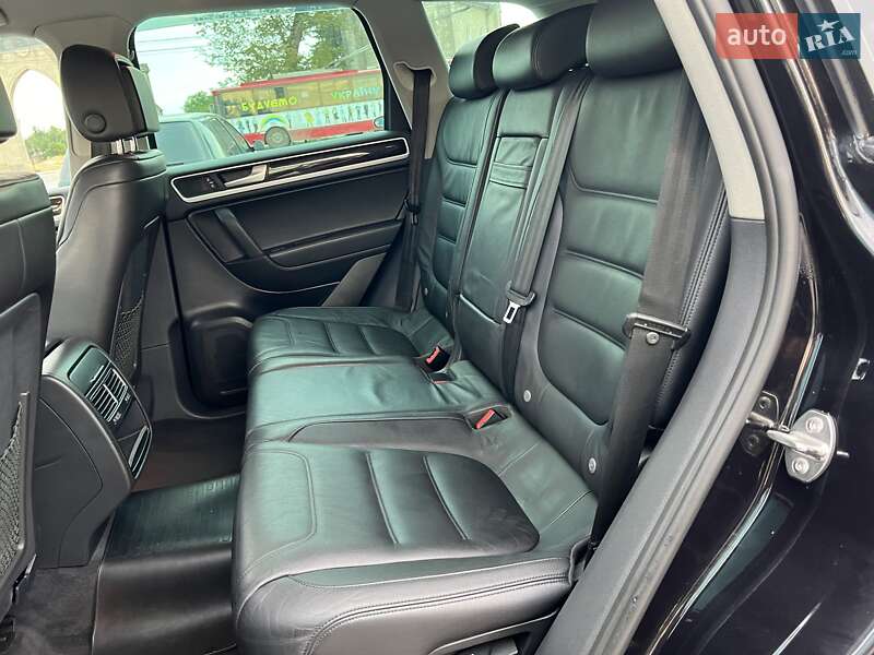 Позашляховик / Кросовер Volkswagen Touareg 2010 в Вінниці