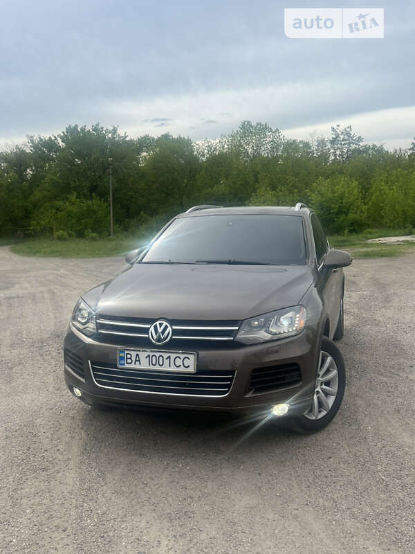 Позашляховик / Кросовер Volkswagen Touareg 2011 в Кропивницькому