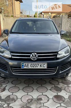 Внедорожник / Кроссовер Volkswagen Touareg 2012 в Днепре