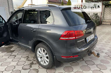 Внедорожник / Кроссовер Volkswagen Touareg 2012 в Днепре