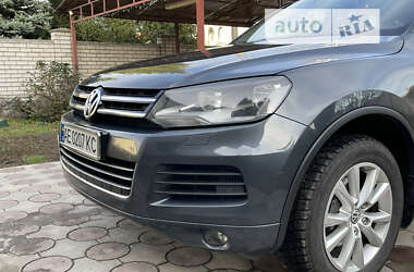 Внедорожник / Кроссовер Volkswagen Touareg 2012 в Днепре