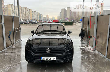 Внедорожник / Кроссовер Volkswagen Touareg 2023 в Киеве