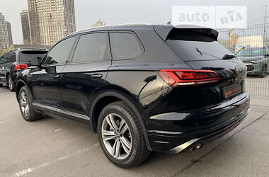 Внедорожник / Кроссовер Volkswagen Touareg 2018 в Киеве