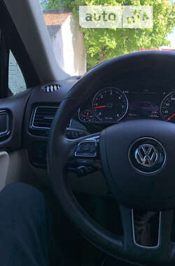 Позашляховик / Кросовер Volkswagen Touareg 2013 в Луцьку