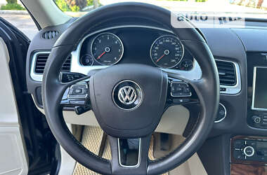 Позашляховик / Кросовер Volkswagen Touareg 2011 в Дубні