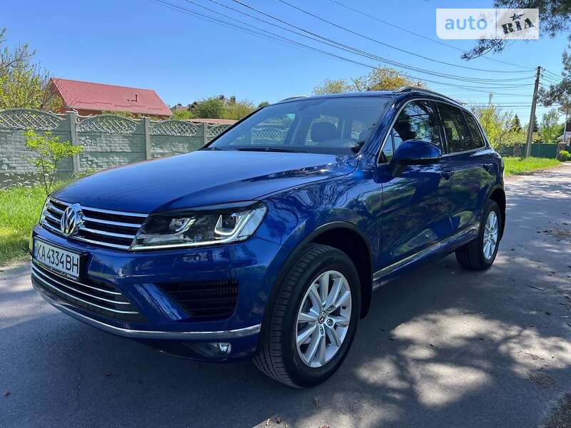 Внедорожник / Кроссовер Volkswagen Touareg 2016 в Киеве