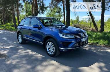 Позашляховик / Кросовер Volkswagen Touareg 2016 в Києві