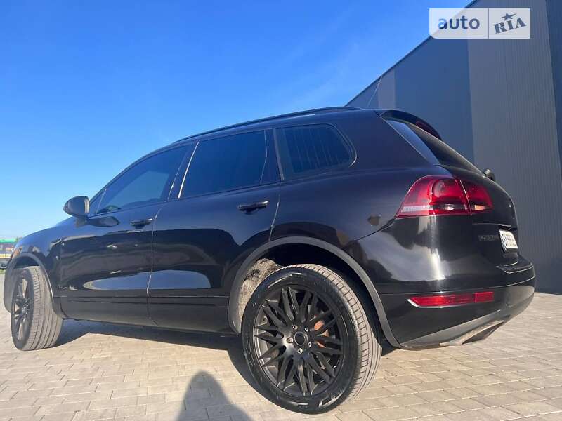 Позашляховик / Кросовер Volkswagen Touareg 2010 в Хмельницькому