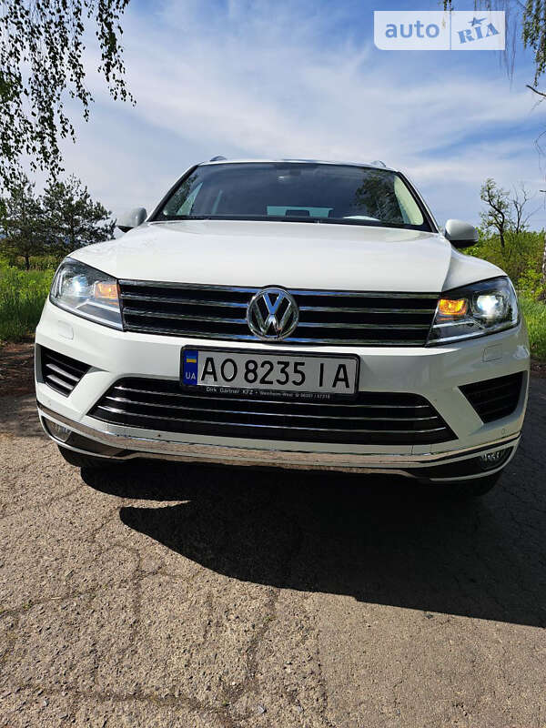 Внедорожник / Кроссовер Volkswagen Touareg 2018 в Хусте