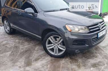 Внедорожник / Кроссовер Volkswagen Touareg 2011 в Дунаевцах